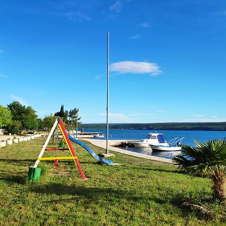 Villa Punta Blava - Beach Front, Ideal For Family Vacation With Kids, Large Terraces With Sea View, Internet, Netflix, No Pets Allowed Obrovac Εξωτερικό φωτογραφία