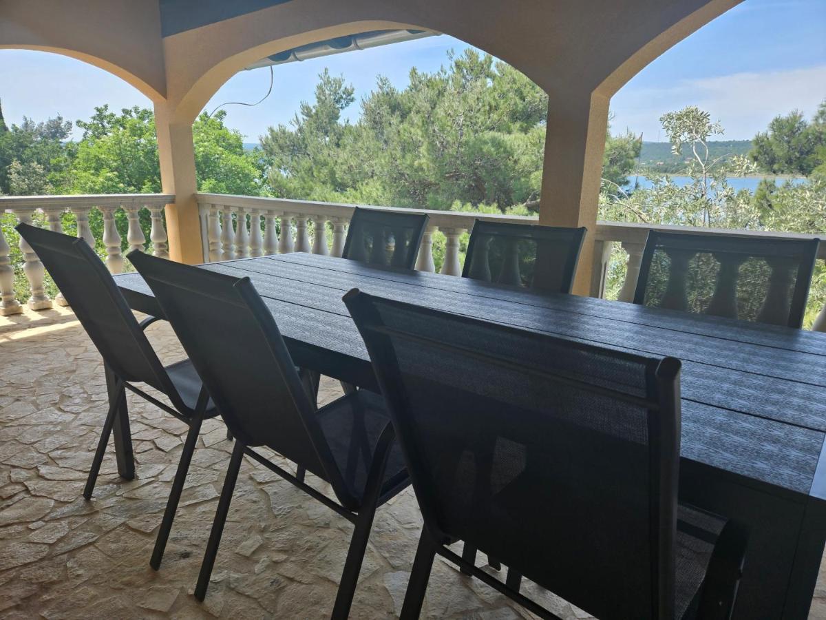 Villa Punta Blava - Beach Front, Ideal For Family Vacation With Kids, Large Terraces With Sea View, Internet, Netflix, No Pets Allowed Obrovac Εξωτερικό φωτογραφία