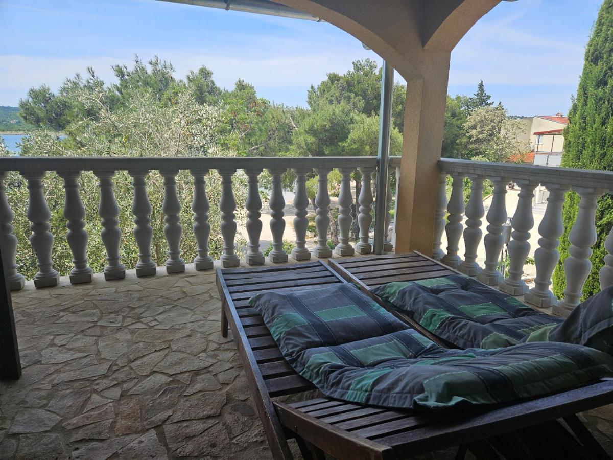 Villa Punta Blava - Beach Front, Ideal For Family Vacation With Kids, Large Terraces With Sea View, Internet, Netflix, No Pets Allowed Obrovac Εξωτερικό φωτογραφία