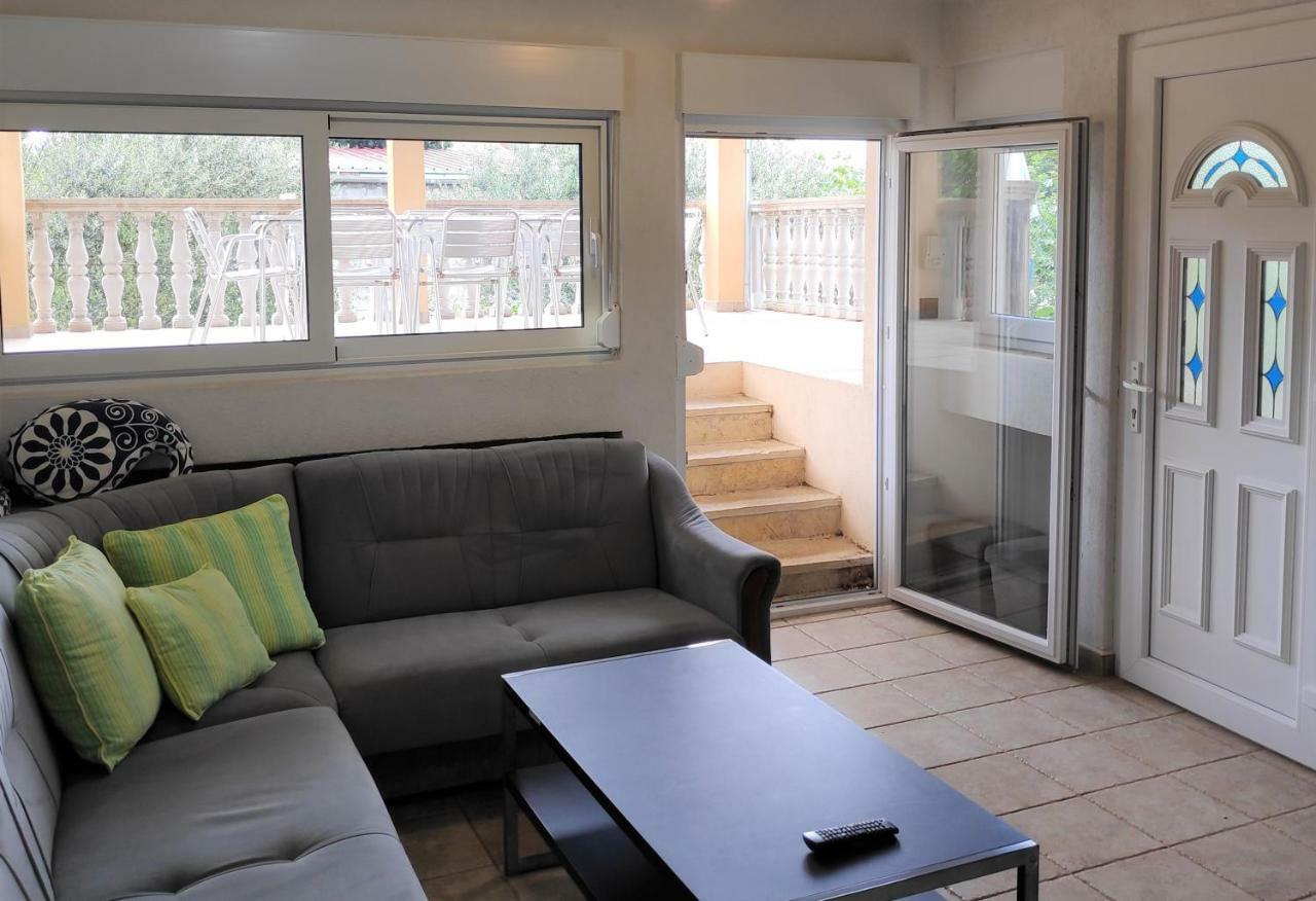 Villa Punta Blava - Beach Front, Ideal For Family Vacation With Kids, Large Terraces With Sea View, Internet, Netflix, No Pets Allowed Obrovac Εξωτερικό φωτογραφία