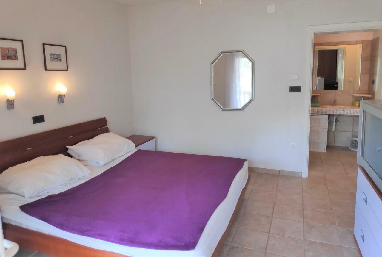 Villa Punta Blava - Beach Front, Ideal For Family Vacation With Kids, Large Terraces With Sea View, Internet, Netflix, No Pets Allowed Obrovac Εξωτερικό φωτογραφία
